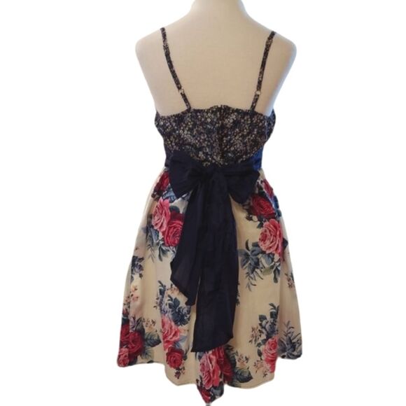 NWT Xhilaration Floral Dress - Picture 2 of 9